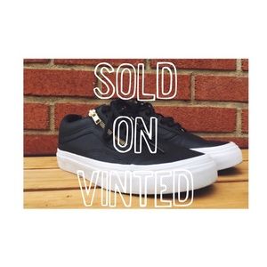 Black Vans Zipper Sneaker